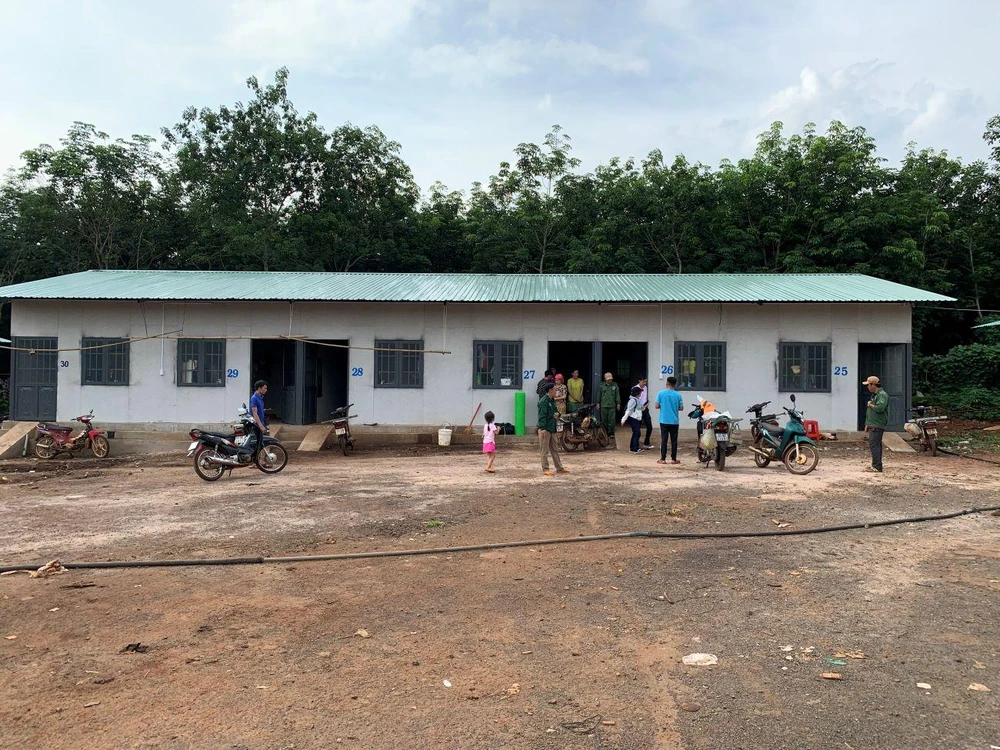 Khu nhà lưu trú cho bà con người Hà Giang làm việc tại Tổng Công ty cao su Đồng Nai. Ảnh: Phương Minh