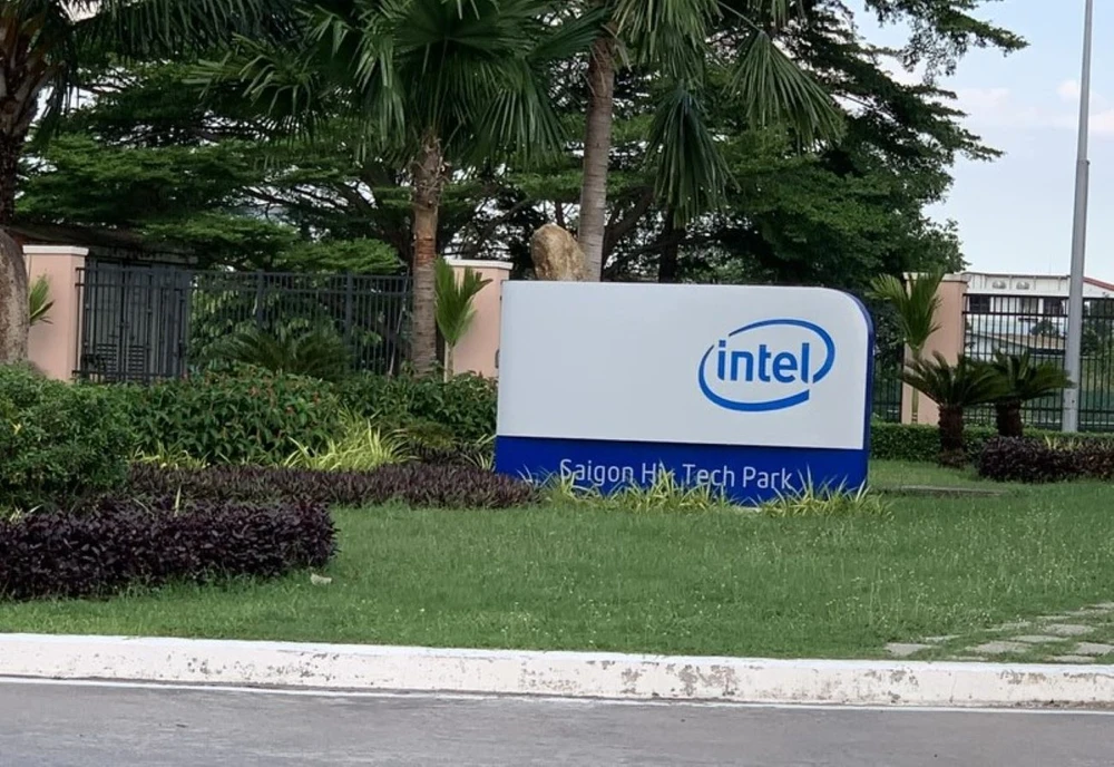 Intel 1.jpg