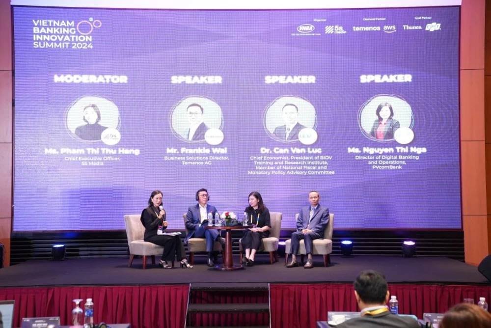 Ngân hàng Việt.JPG