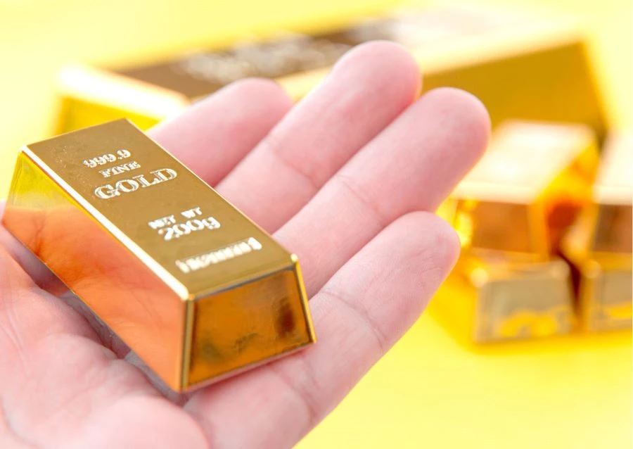 người mua vàng.jpg