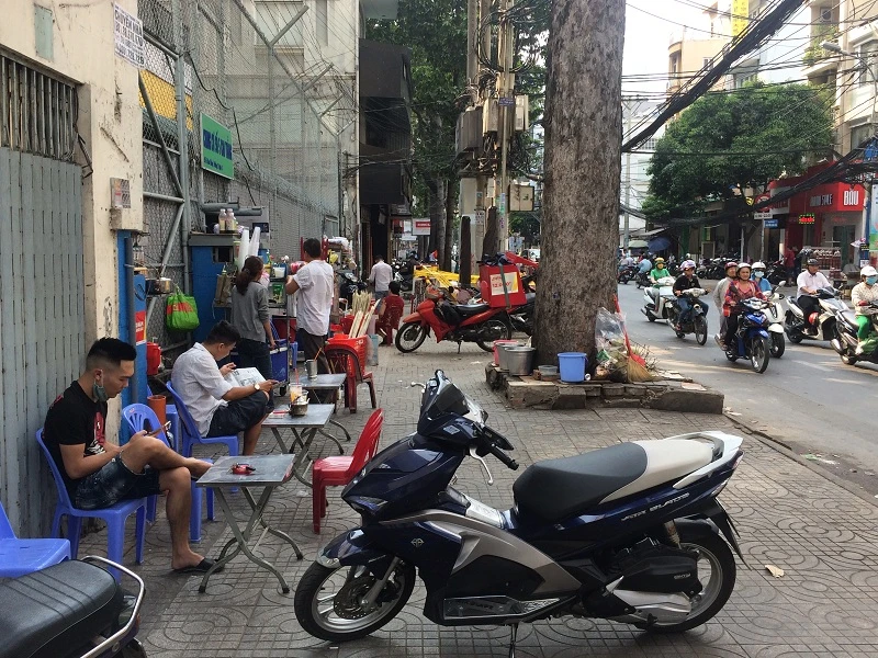 Dù đã cam kết, nhiều tuyến đường vẫn còn bát nháo ảnh 6