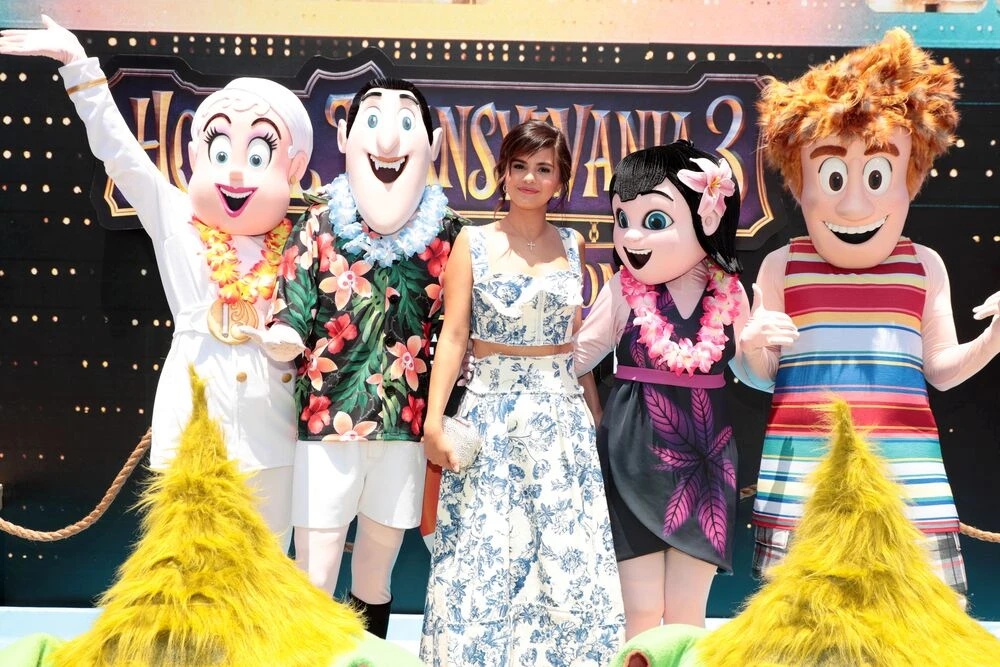 Dàn diễn viên lồng tiếng trong Khách sạn huyền bí 3 ảnh 3