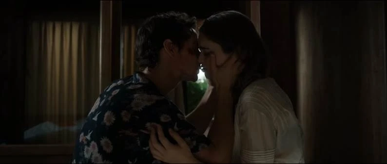 'Người tình quỷ ám' công bố trailer khiến khán giả rợn tóc gáy ảnh 10