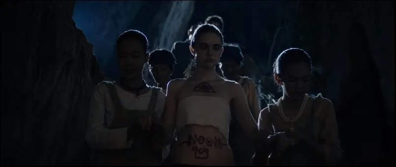 'Người tình quỷ ám' công bố trailer khiến khán giả rợn tóc gáy ảnh 8