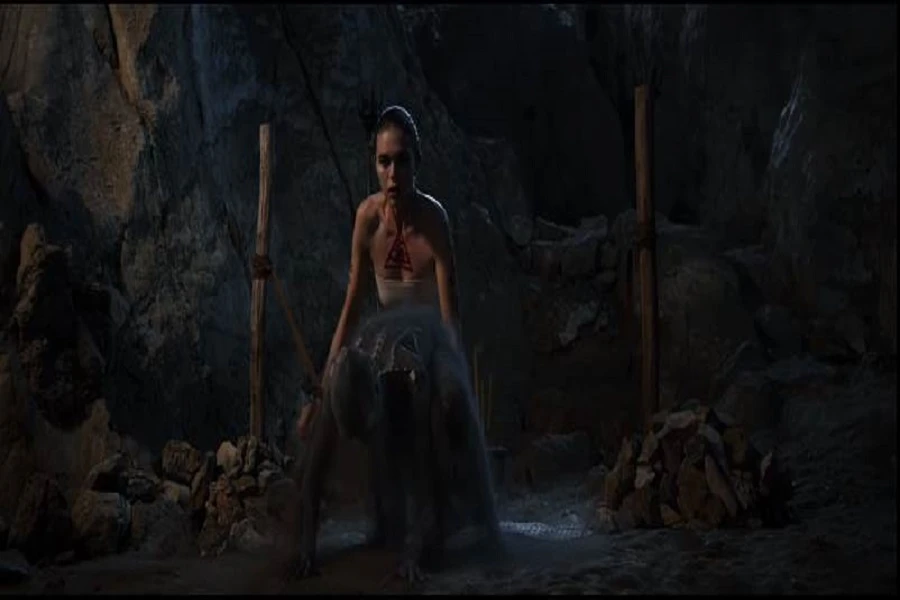 'Người tình quỷ ám' công bố trailer khiến khán giả rợn tóc gáy ảnh 9