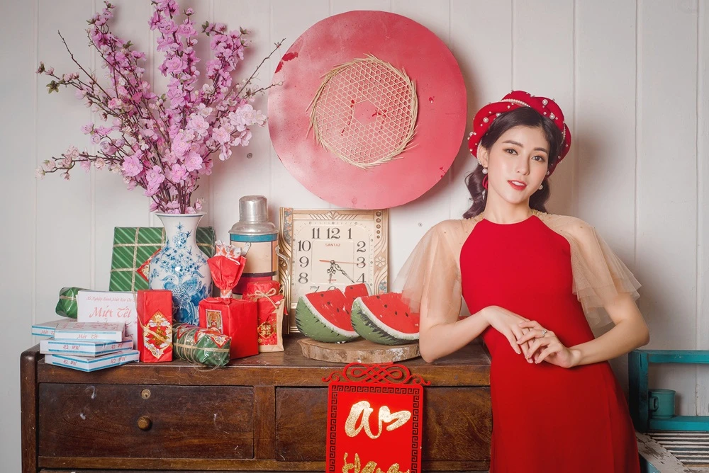 Quán quân The voice diện áo dài với vẻ đẹp ngọt ngào đón xuân ảnh 1