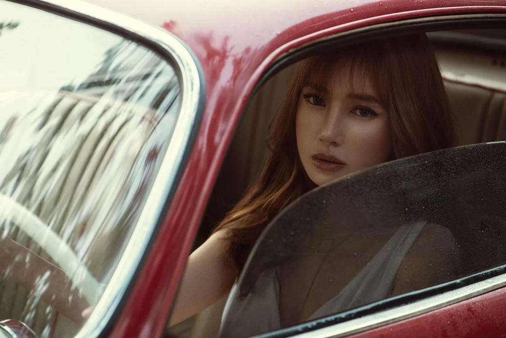 Elly Trần vẫn không hổ danh là nữ hoàng nóng bỏng nhất showbiz ảnh 5