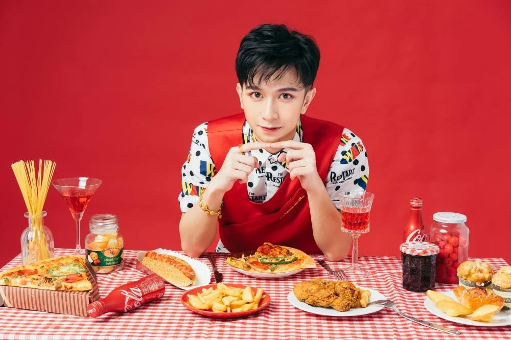 Đỗ Hoàng Dương tung teaser gây chú ý với thư mời họp phụ huynh ảnh 4