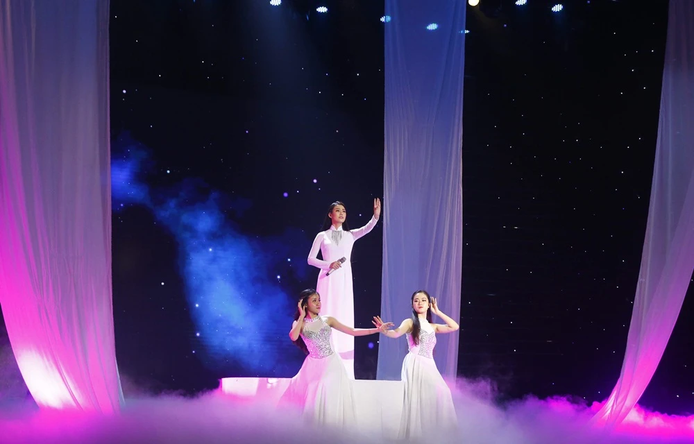 Én vàng Tuấn Anh bất ngờ khi vợ tiết lộ bí mật trên sân khấu ảnh 4