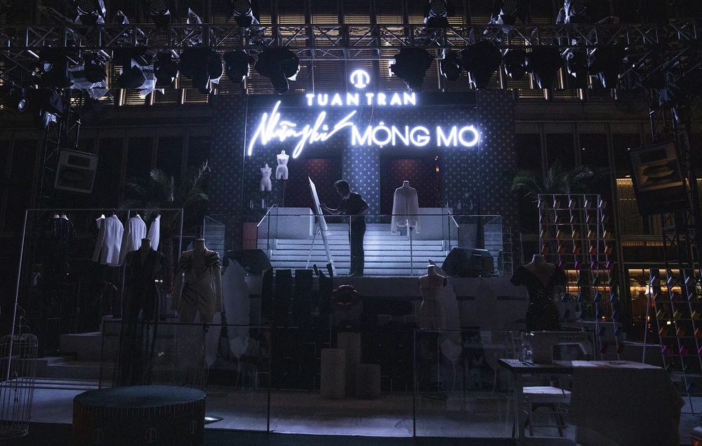Dàn sao khủng xuất hiện trong show thời trang của Tuấn Trần ảnh 1