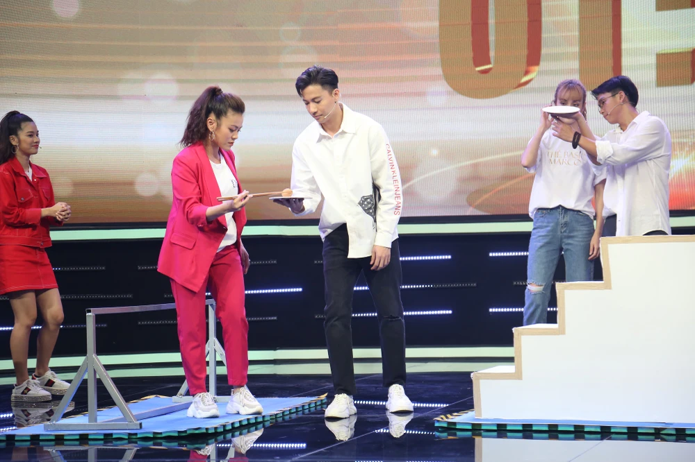 Nguyễn Hải Yến quyết tâm cho S.T Sơn Thạch 'đẻ' tại gameshow ảnh 4
