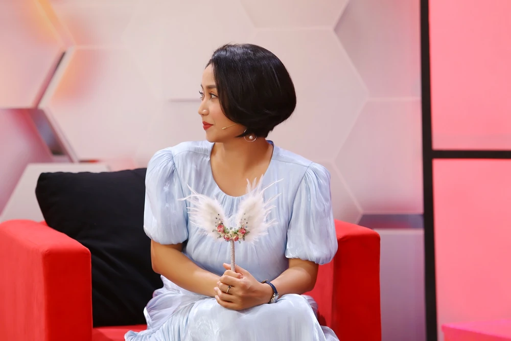 Cô bé 13 tuổi khó chịu vì được mẹ bảo bọc, quan tâm như em bé ảnh 5