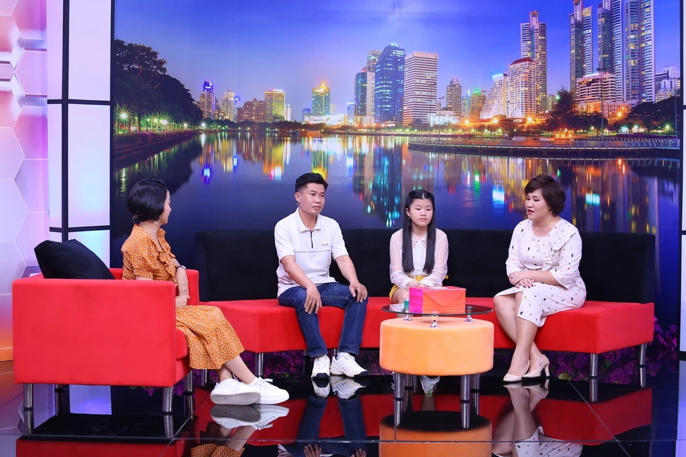 Xúc động tâm sự của cô bé 14 tuổi mơ ước 1 bữa cơm gia đình ảnh 2 Xúc động tâm sự của cô bé 14 tuổi mơ ước 1 bữa cơm gia đình ảnh 2