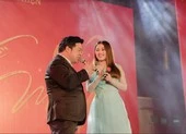 Tố My, Quang Lê tình tứ trên sân khấu khiến khán giả thích thú