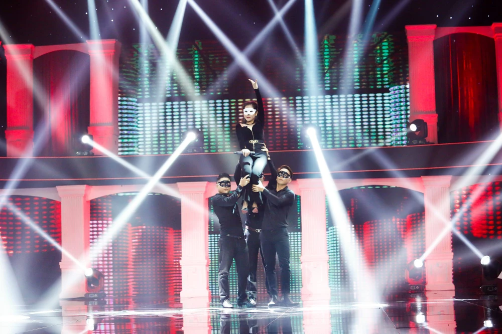 Ca sĩ Hồng Mơ từ bỏ chủ nghĩa độc thân vì chồng ảnh 2