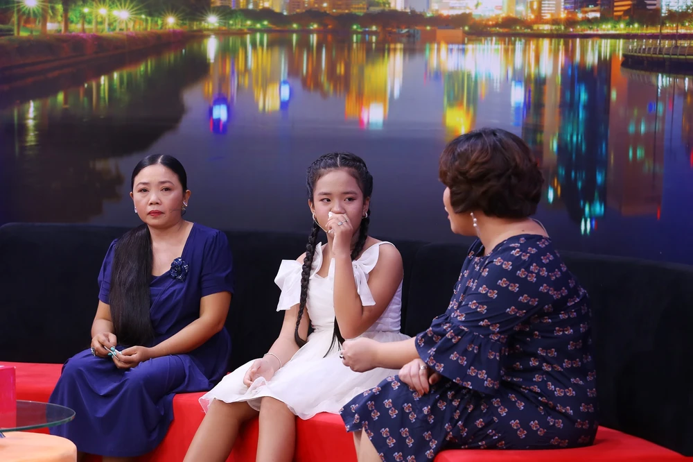 Cô bé 10 tuổi chịu đả kích từ những lần đánh mắng của anh trai ảnh 4