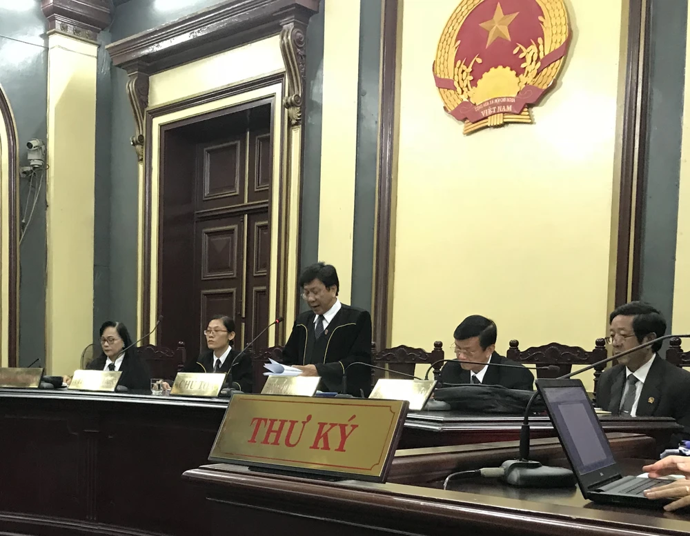 Nữ giám đốc chiếm đoạt 2.660 lượng vàng thoát án tử