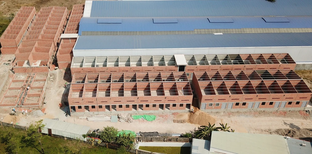 Công trình nhà trọ xây trái phép trên diện tích hơn 2700 m2 tại phường Thuận Giao. Ảnh: Khả Doanh – Trần Ngọc