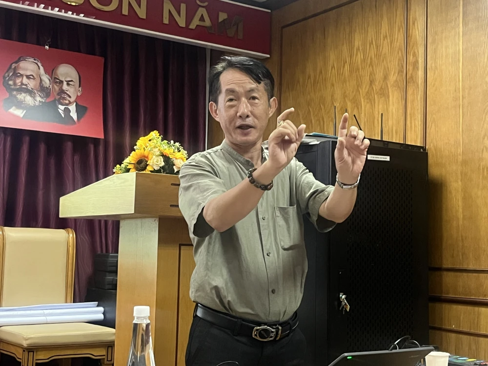 nhà báo Nguyễn Thanh Tùng.jpg