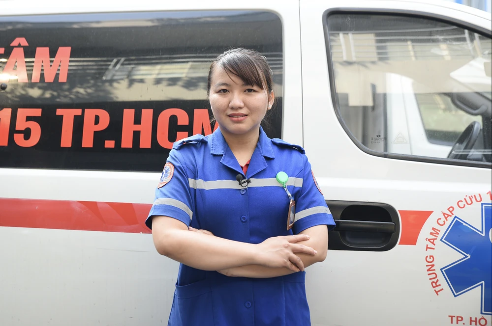 xe cứu thương.JPG