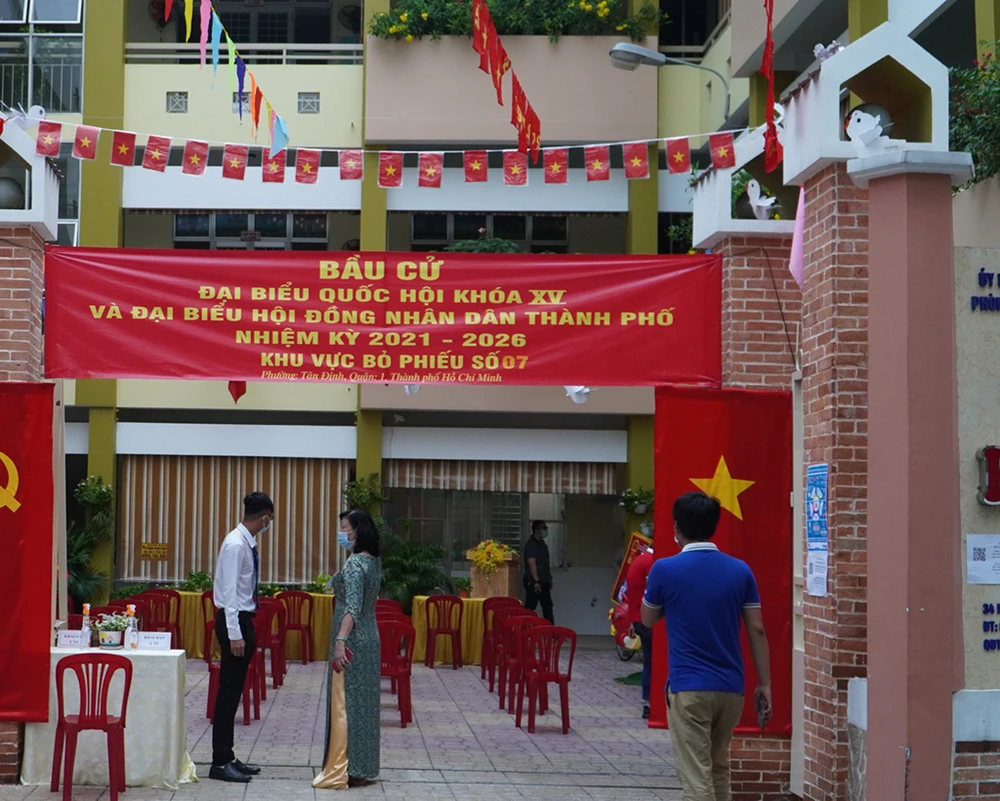 Hơn 69 triệu cử tri cả nước đi bầu cử ảnh 93