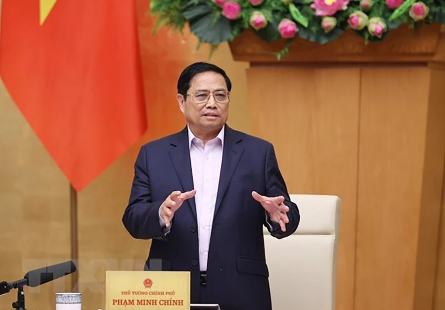 Thủ tướng đề nghị nghiên cứu sửa đổi quy định tiêm vaccine cho phù hợp. Ảnh: VGP