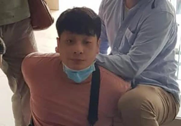 Nghi phạm Nguyễn Anh Khoa khi bị công an bắt. Ảnh: NY Nghi phạm Nguyễn Anh Khoa khi bị công an bắt. Ảnh: NY