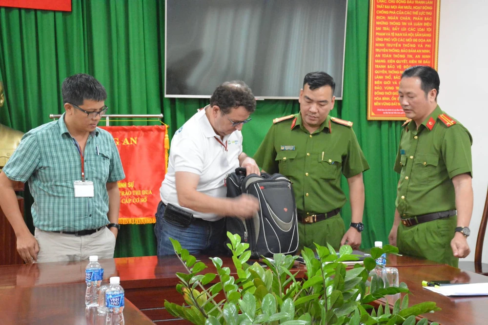 Công an TP.HCM đã thu hồi một số tài sản trả lại cho nạn nhân. Ảnh: NT