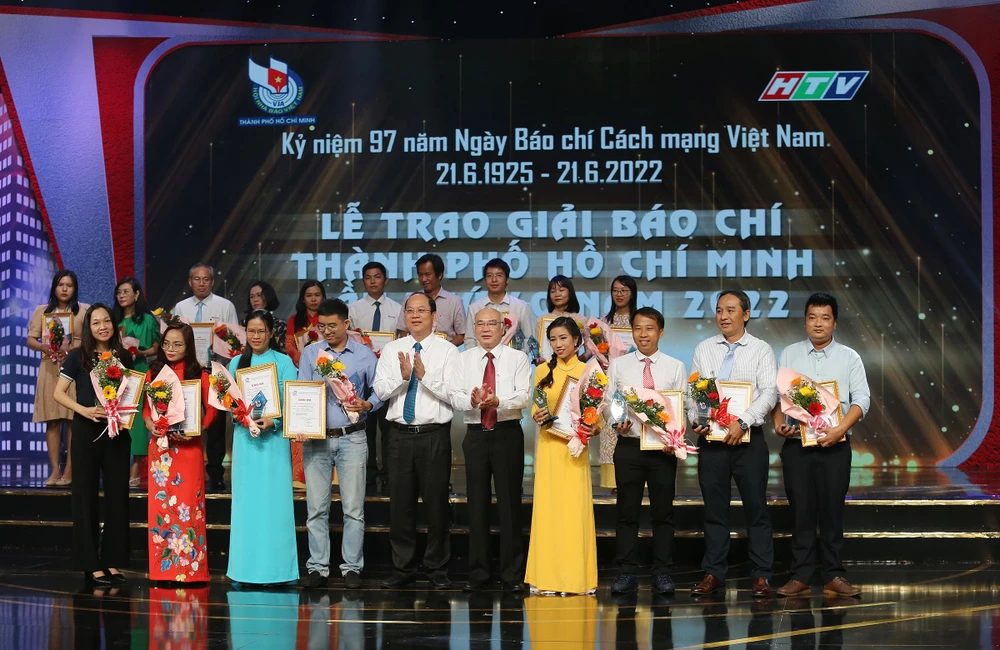 Sáng 21-6, giải báo chí TP.HCM lần thứ 40 năm 2022 đã diễn ra. Ảnh: HOÀNG GIANG Sáng 21-6, giải báo chí TP.HCM lần thứ 40 năm 2022 đã diễn ra. Ảnh: HOÀNG GIANG