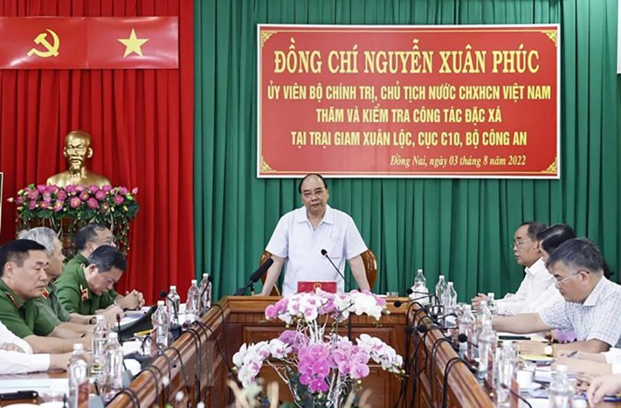 Chủ tịch nước Nguyễn Xuân Phúc phát biểu chỉ đạo tại buổi làm việc tại trại giam Xuân Lộc. Ảnh: TTXVN