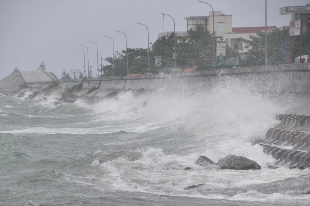 Đảo Lý Sơn hiện gió đang ở cấp 8-9, giật cấp 11. Ảnh: THANH NHẬT