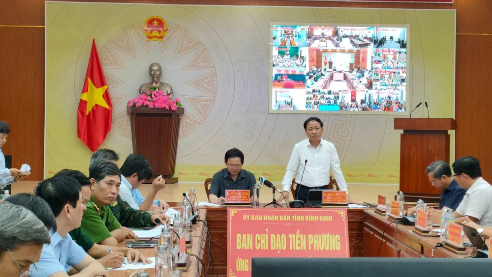 Ông Phạm Anh Tuấn, Chủ tịch UBND tỉnh Bình Định phát biểu tại cuộc họp. Ảnh: LK Ông Phạm Anh Tuấn, Chủ tịch UBND tỉnh Bình Định phát biểu tại cuộc họp. Ảnh: LK