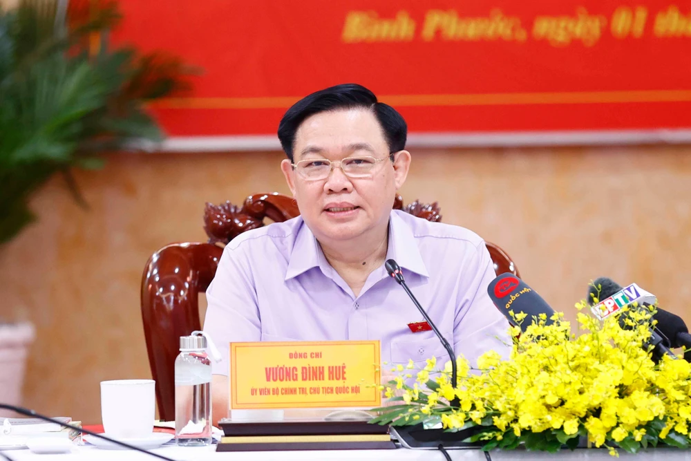 Chủ tịch Quốc hội Vương Đình Huệ phát biểu tại buổi làm việc. Ảnh: Quochoi