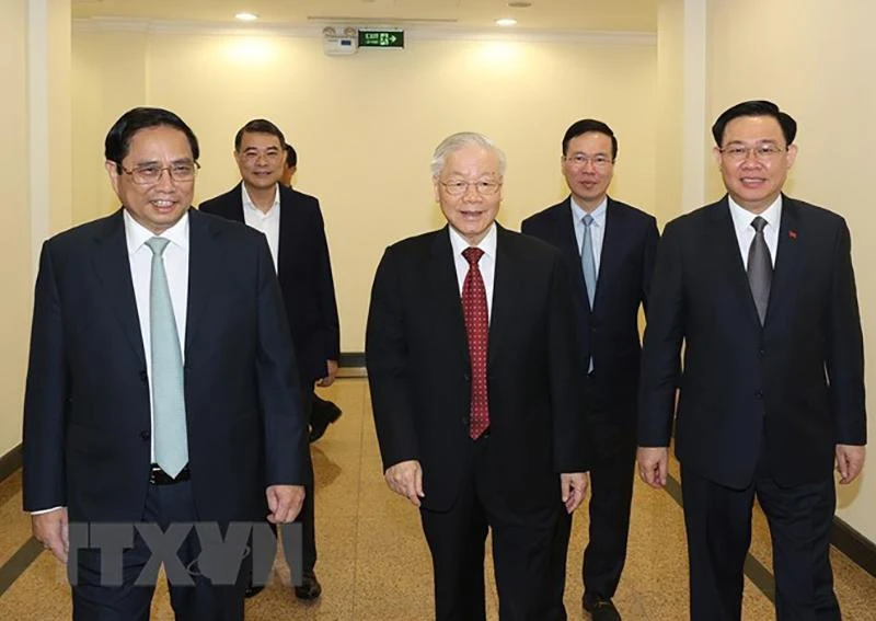 Tổng bí thư Nguyễn Phú Trọng cùng các lãnh đạo Đảng, Nhà nước đến dự hội nghị triển khai thực hiện Nghị quyết của Bộ Chính trị về vùng Đông Nam Bộ. Ảnh: TTXVN