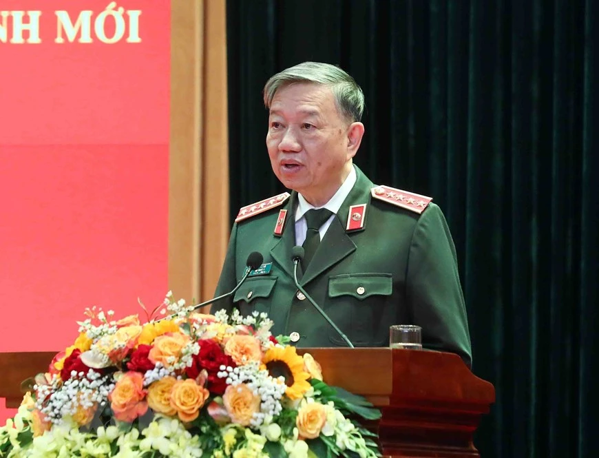 Bộ trưởng Bộ Công an Tô Lâm yêu cầu thống nhất nhận thức trong toàn lực lượng CAND, phải luôn đặt lợi ích quốc gia, dân tộc, trong đó có lợi ích quốc gia cốt lõi là mục tiêu tối thượng. Ảnh: TTXVN