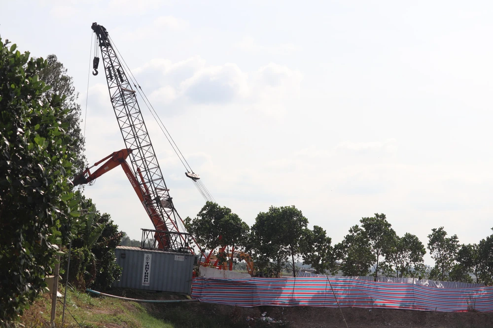 Công tác cứu hộ tại hiện trường vẫn đang được khẩn trương thực hiện.