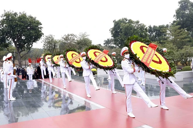Lãnh đạo Đảng, Nhà nước vào Lăng viếng Bác dịp Tết Nguyên đán ảnh 9