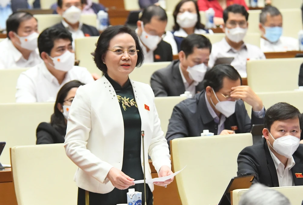 Năm 2023, Bộ Nội vụ quyết tâm hoàn thiện mô hình sắp xếp cán bộ, công chức, viên chức theo vị trí việc làm. Ảnh: QH