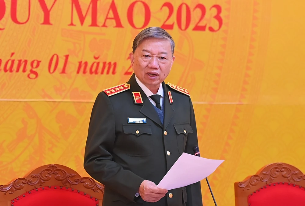 Bộ trưởng Tô Lâm đề nghị công an các đơn vị, địa phương tập trung chỉ đạo triển khai ngay công tác trọng tâm, trọng điểm theo chương trình, kế hoạch đã đề ra. Ảnh: BCA