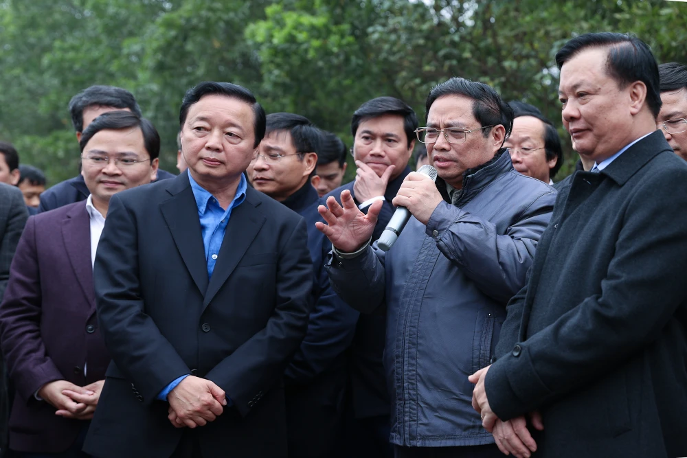 Thủ tướng yêu cầu khẩn trương hoàn tất công tác chuẩn bị để khởi công đồng loạt ở cả ba địa phương, phấn đấu tháng 6-2025 hoàn thành dự án. Ảnh: VGP