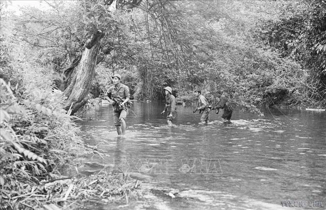 Tổ trinh sát Đại đội 1, Tiểu đoàn 20, Đoàn 2 Hoàng Liên Sơn luôn bám sát hoạt động của địch để kịp thời thông báo cho đơn vị tiêu diệt.