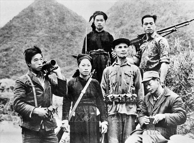 Ông Lục Văn Vĩnh và năm người con ở Cao Bằng đều tham gia lực lượng vũ trang trong cuộc chiến đấu bảo vệ biên giới phía Bắc.