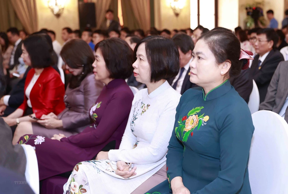 Các đại biểu tham dự buổi gặp mặt. Ảnh: TTXVN