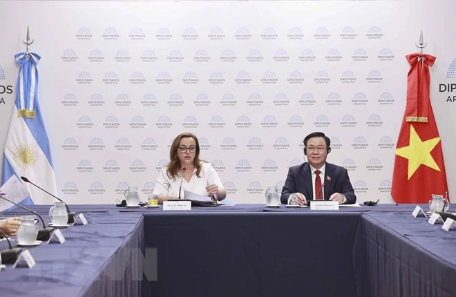 Chủ tịch Quốc hội Vương Đình Huệ hội đàm với Chủ tịch Hạ viện Cộng hòa Argentina Cecilia Moreau. Ảnh: TTXVN