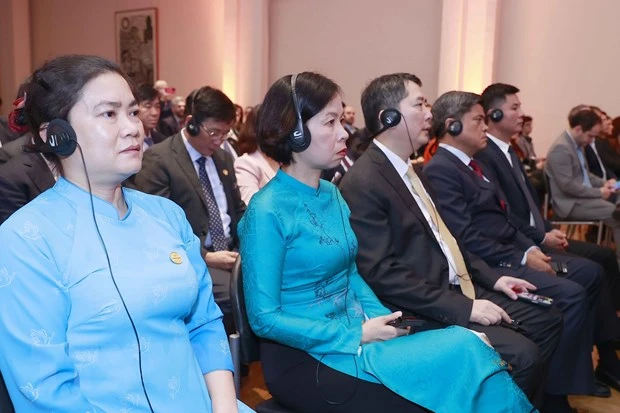 Các đại biểu Việt Nam tham dự lễ kỷ niệm. Ảnh: TTXVN