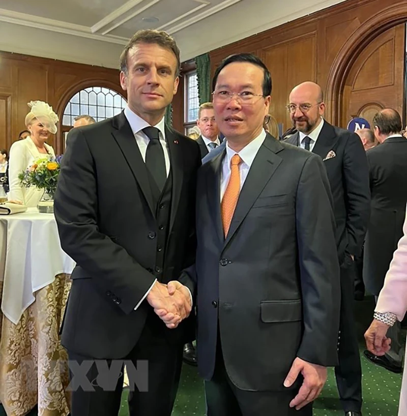Chủ tịch nước Võ Văn Thưởng gặp Tổng thống Pháp Emmanuel Macron. Ảnh: TTXVN