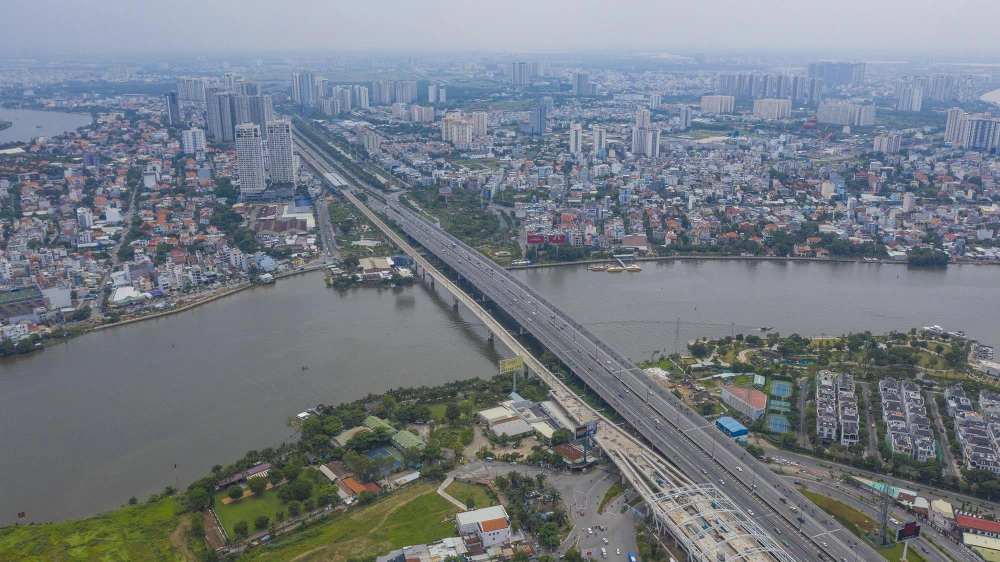 Việc xây dựng thí điểm TP.HCM thành Trung tâm tài chính cần được nghiên cứu kỹ. Ảnh: HOÀNG GIANG