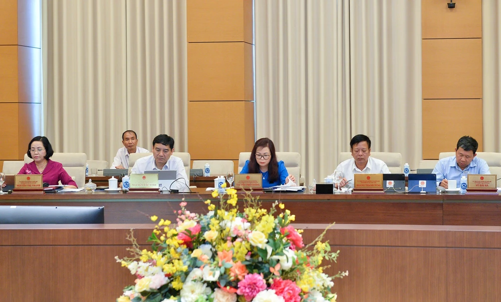 Các đại biểu tại phiên họp cho ý kiến về dự thảo nghị quyết thí điểm các cơ chế, chính sách đặc thù phát triển TP.HCM. Ảnh: PHẠM THẮNG