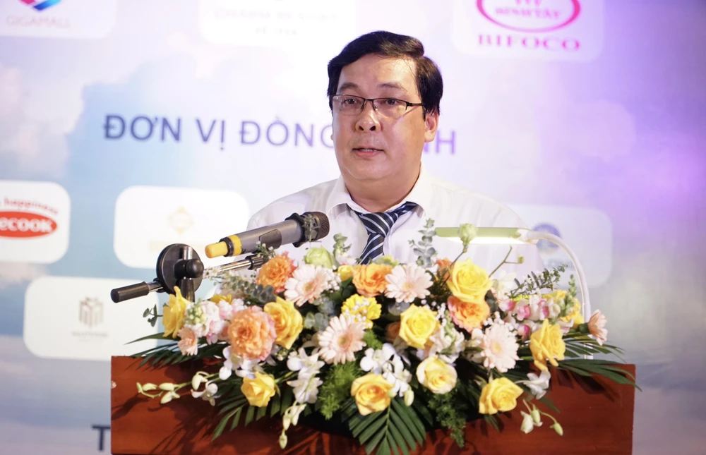 Ông Nguyễn Thái Bình, Phó Tổng biên tập báo Pháp Luật TP.HCM, Trưởng ban tổ chức chương trình, phát biểu tại buổi lễ. Ảnh: NHẬT DIỄM