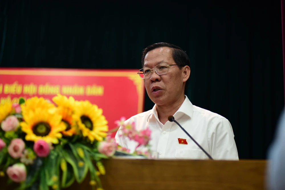 Chủ tịch UBND TP.HCM Phan Văn Mãi phát biểu tiếp thu. Ảnh: HÀ THƯ